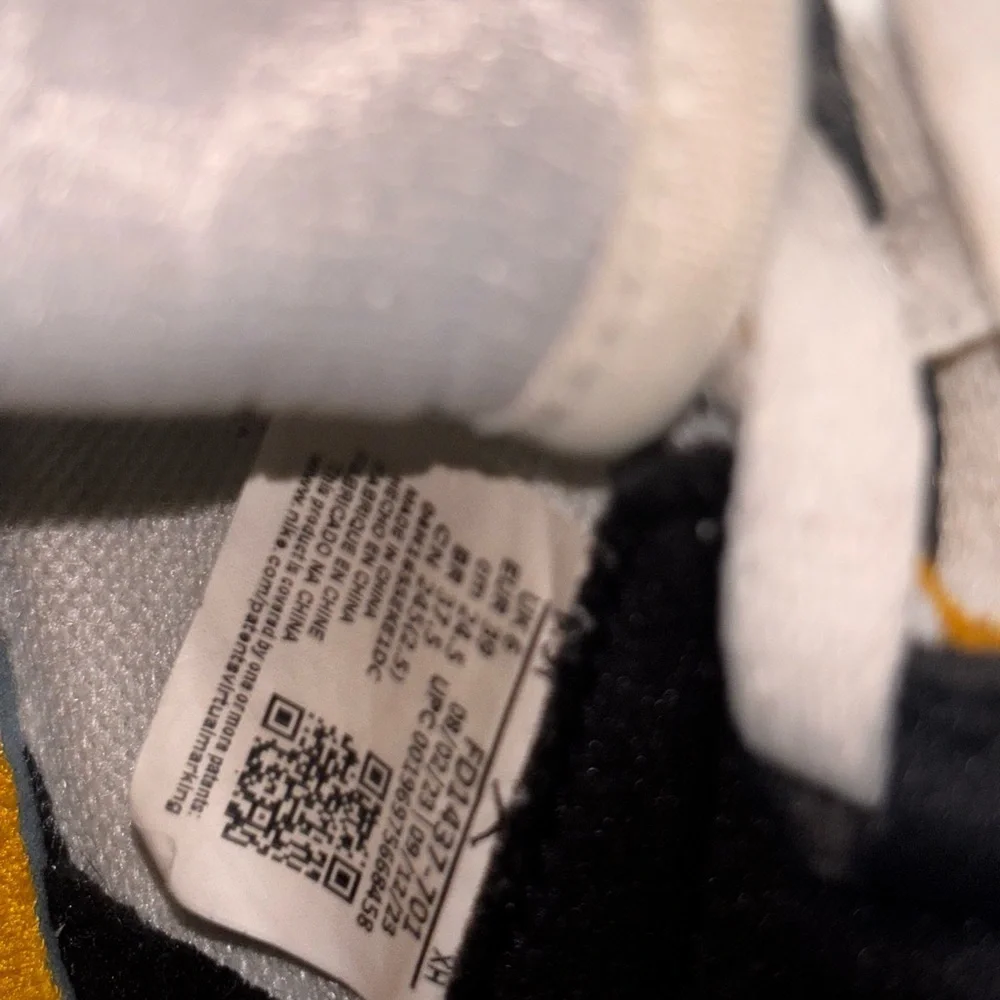 Youth Air Jordan 1 Retro High OG 'Yellow Ochre' sneakers SZ 6.5​​​